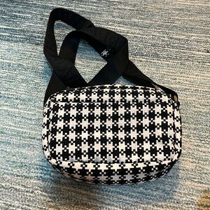 Baggu camera crossbody in digital herringbone